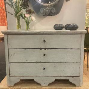 A pair of Spanish 19th Century chest of drawers